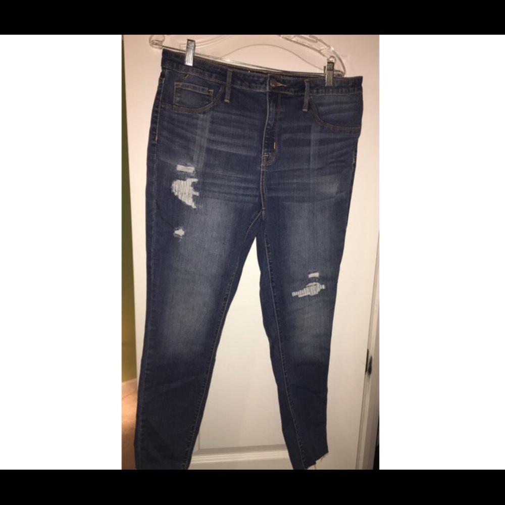 Women’s High Rise Ripped Denim Jeans